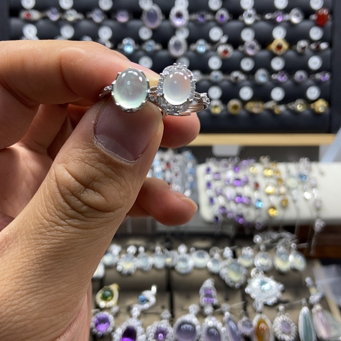 银S925镶嵌蛇纹石玉手链走****了