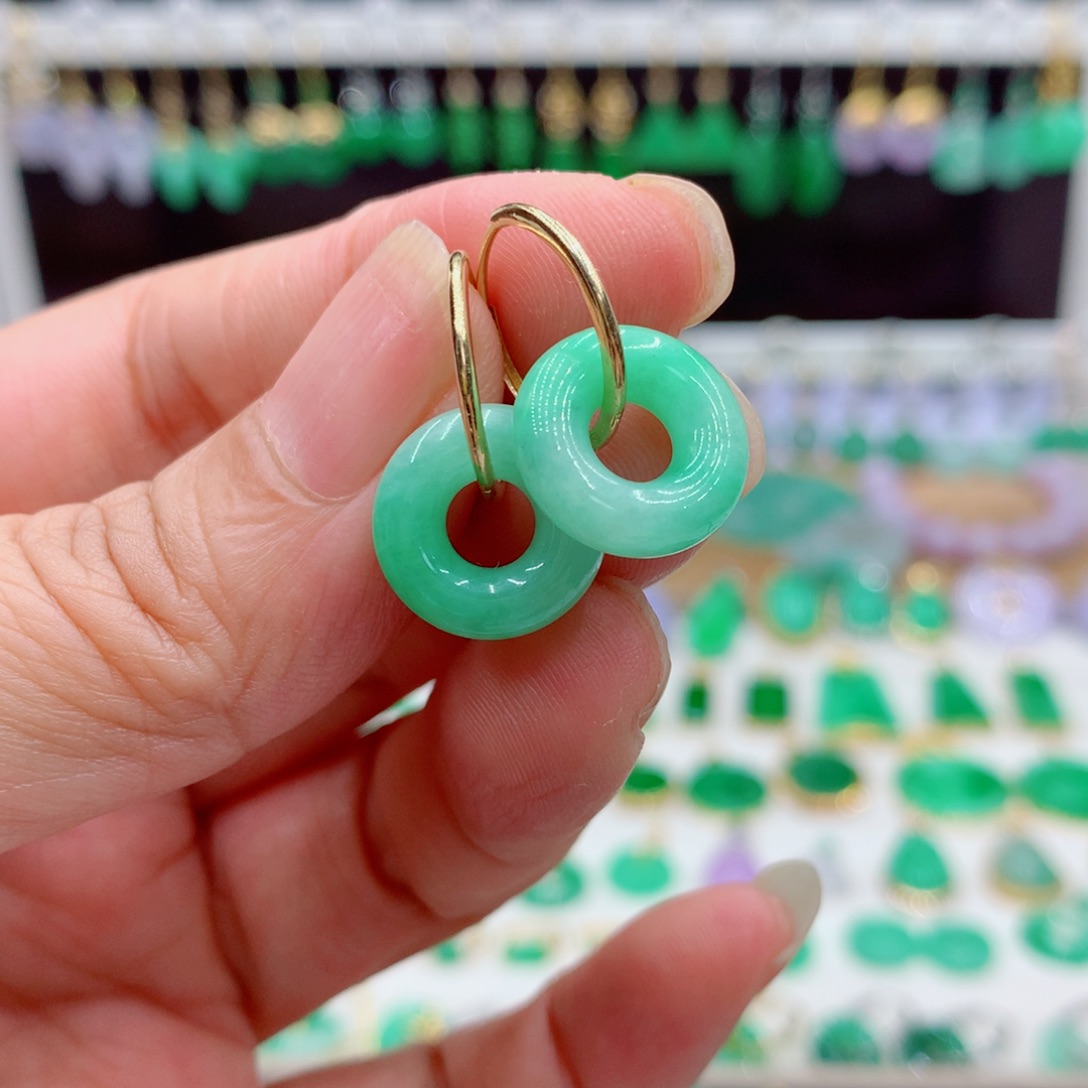 翡翠18K金镶嵌耳饰