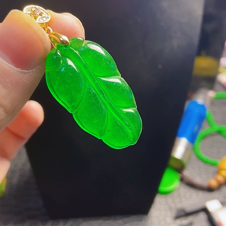 翡翠14K金镶嵌颈饰