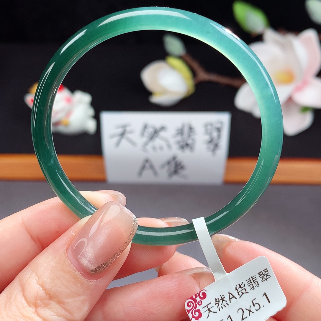 翡翠手镯（圆镯）未镶嵌