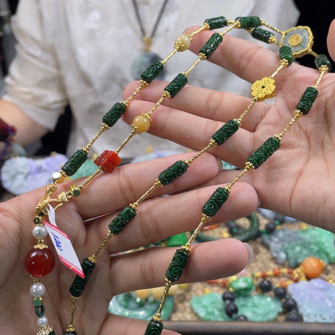 翡翠颈饰未镶嵌代编织