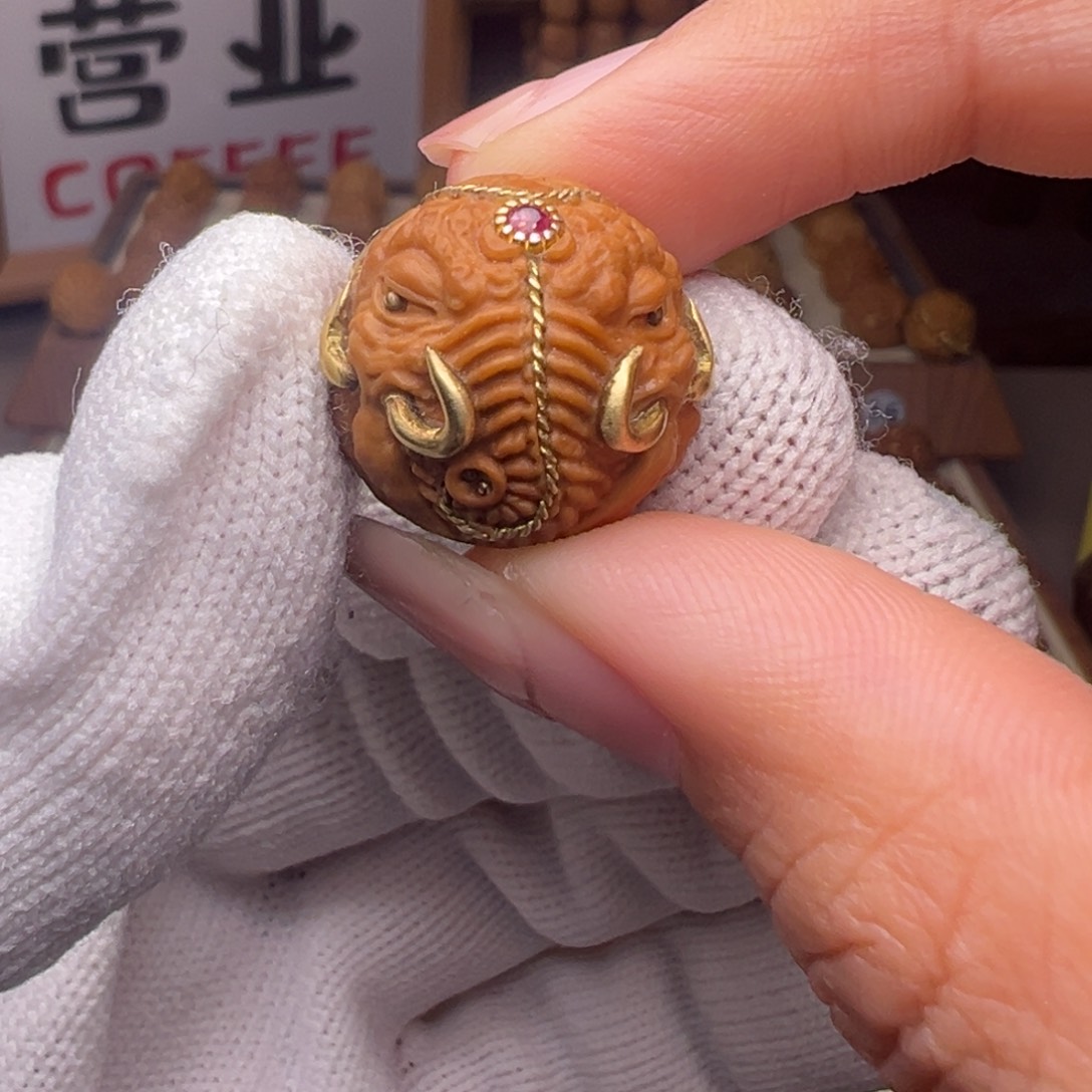 猴头核桃把件镶嵌款象神全品有正常封口线