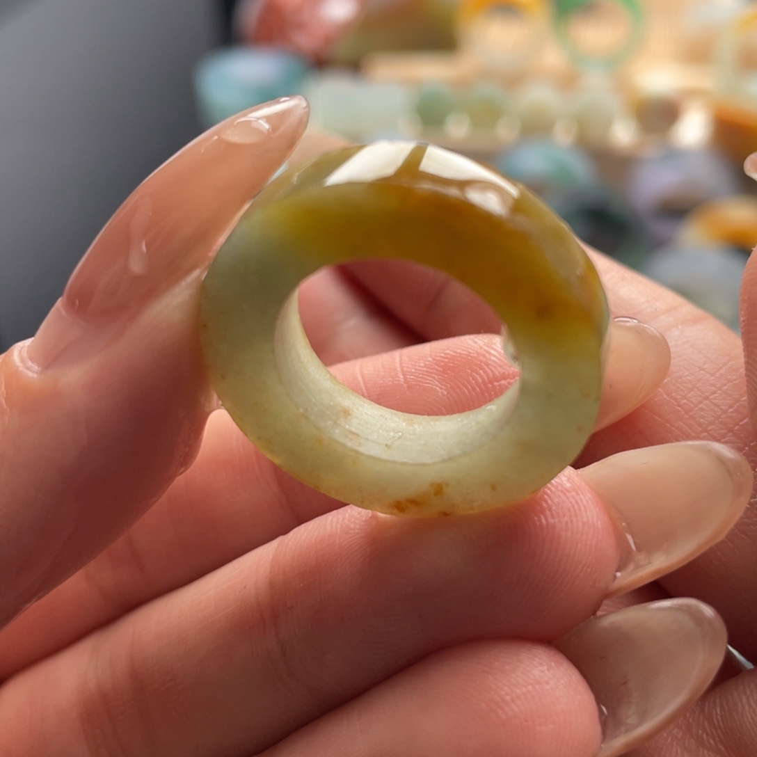 定制翡翠未镶嵌戒指