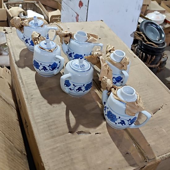 摆件陶瓷盘子碗啥都有