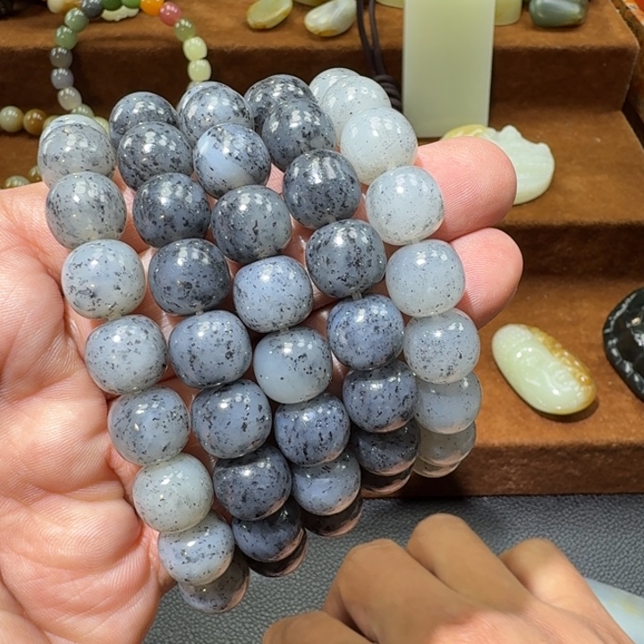 和田玉未镶嵌手链颜色多样性发货拍一发一