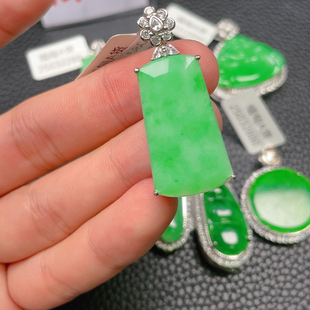 【闪购商品】翡翠吊坠(不含链)银S925镶嵌