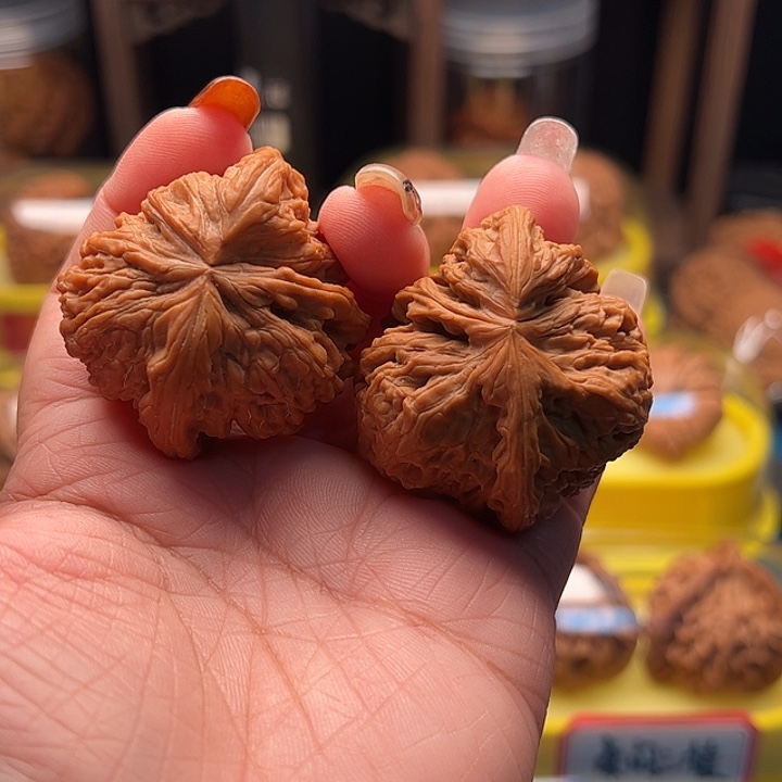 文玩核桃把件南疆石犀牛角 精修