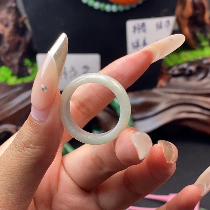 未镶嵌戒指翡翠1