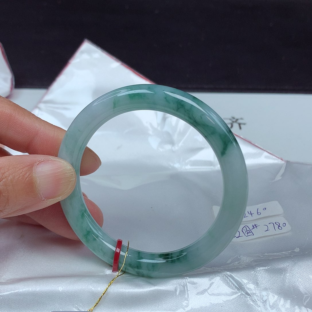 翡翠手镯未镶嵌52圈2460