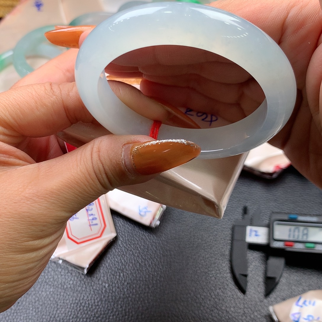 翡翠未镶嵌手镯54.3正圈