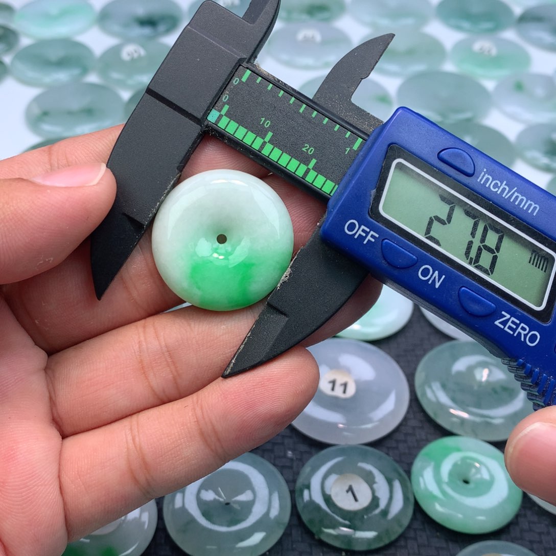 翡翠未镶嵌颈饰缅甸天然A货翡翠