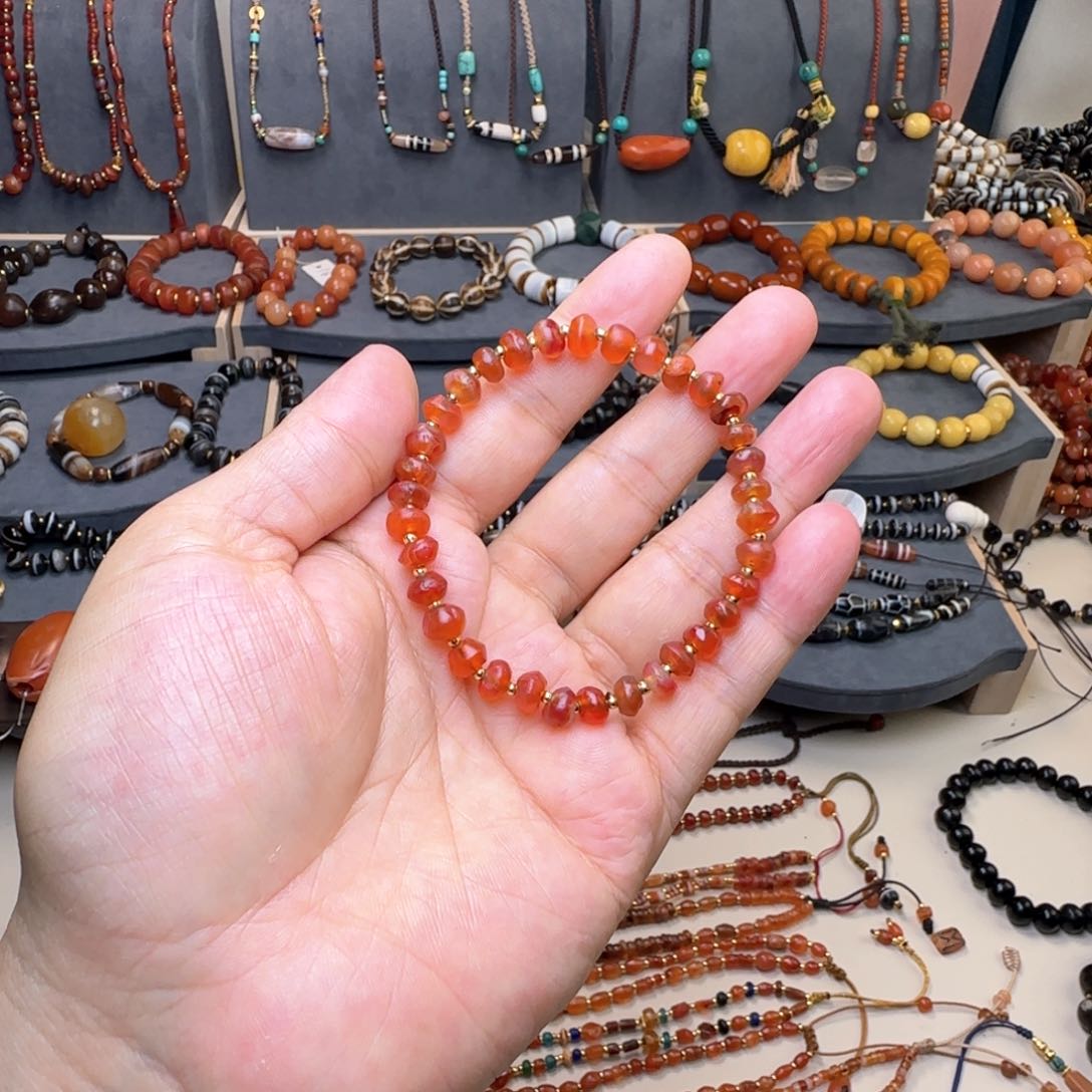 玛瑙/玉髓颈饰未镶嵌时***。