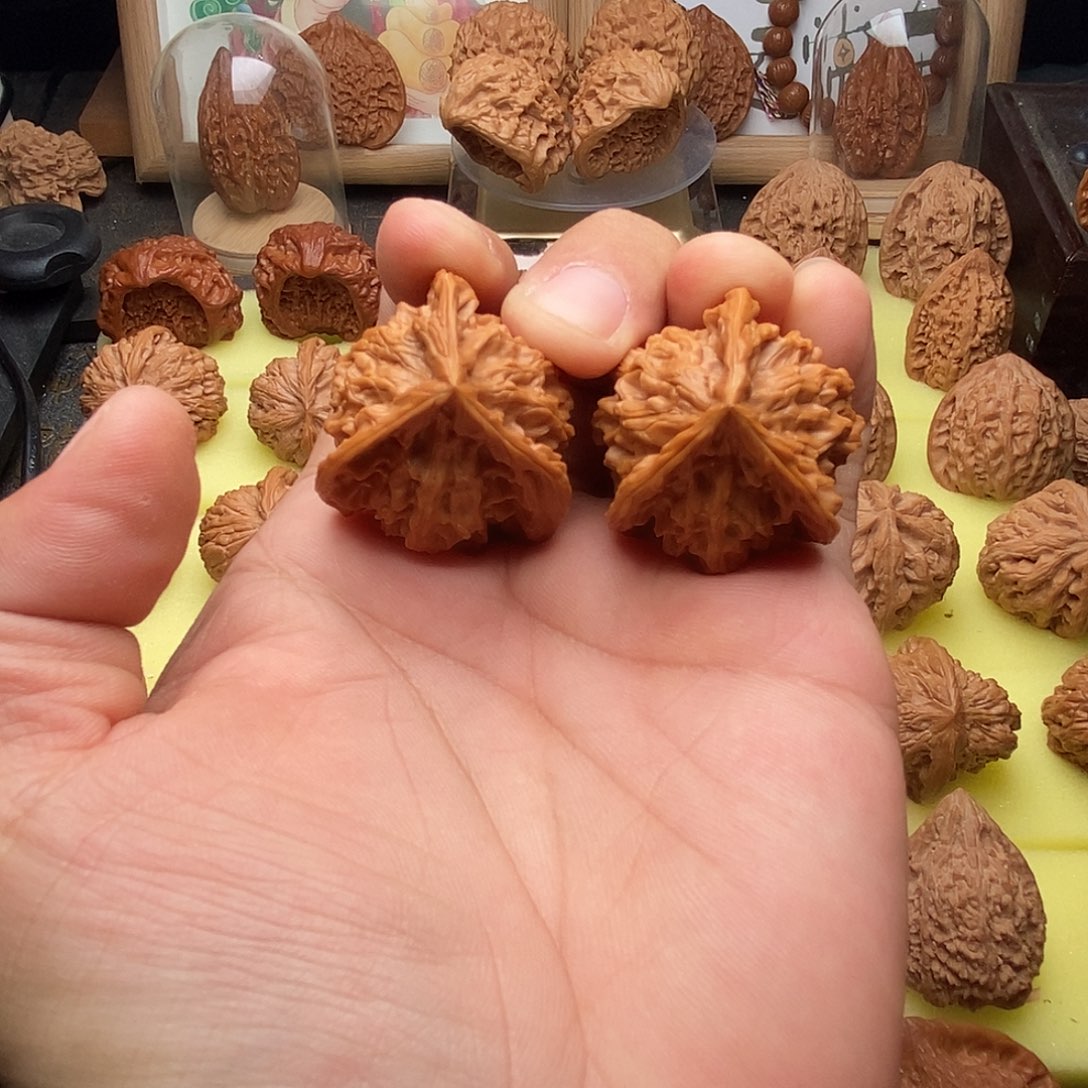 把件文玩核桃两棱半36放漏