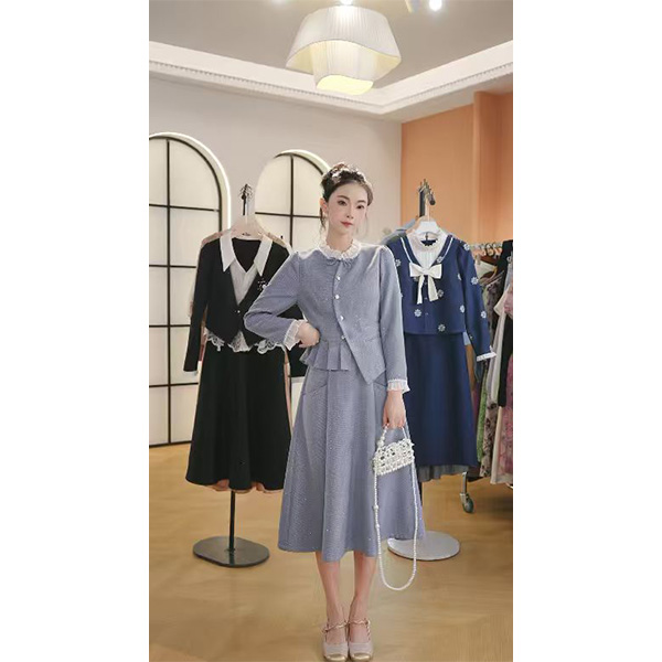 L9634 2025年秋季新款气质小香风减龄显瘦上衣小衫+中长款半裙