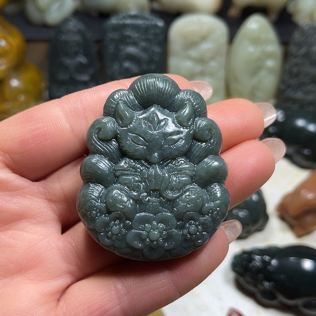 白玉菩提吊坠白玉菩提吊坠