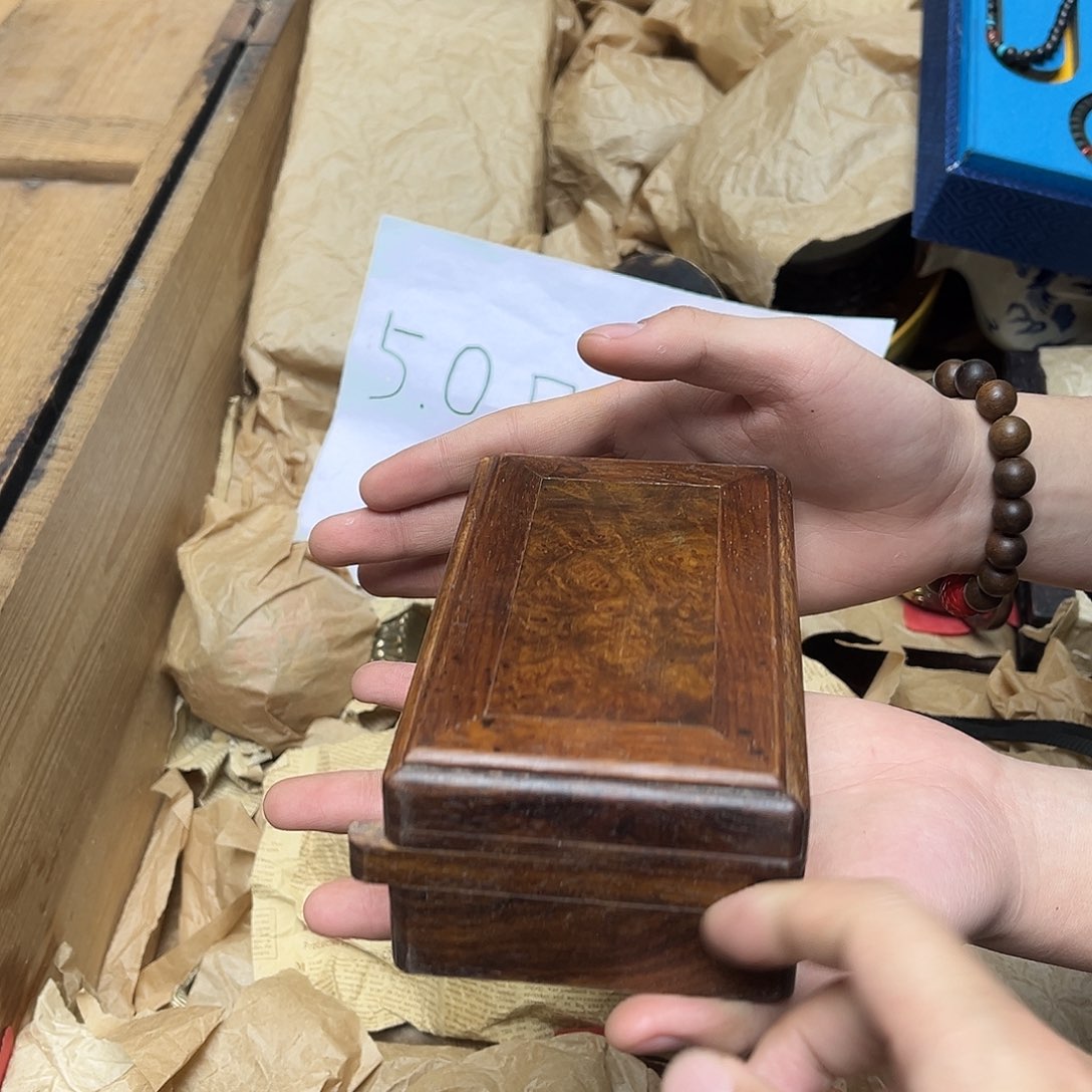 大叶紫檀（黑酸枝木类）