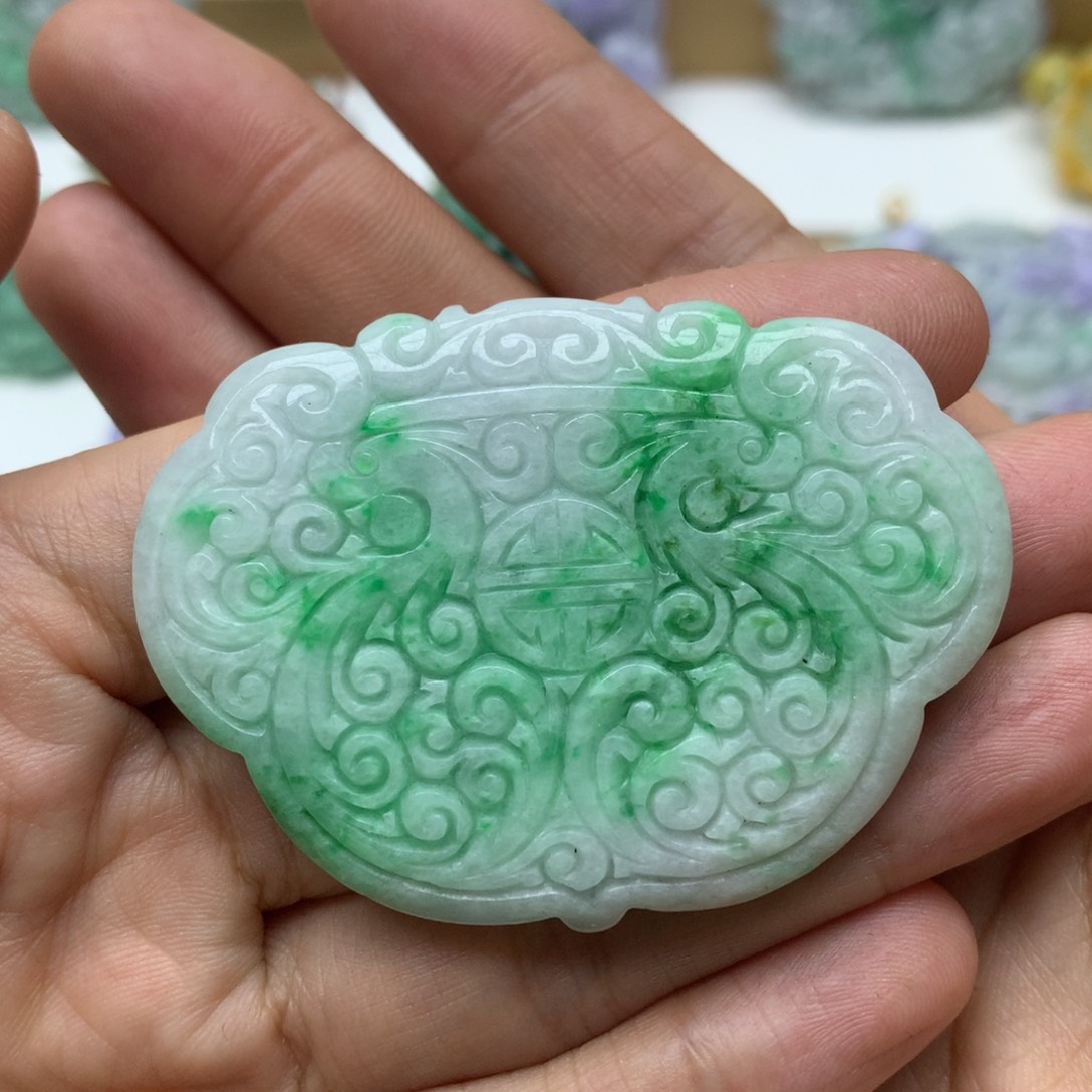 翡翠颈饰未镶嵌翡翠