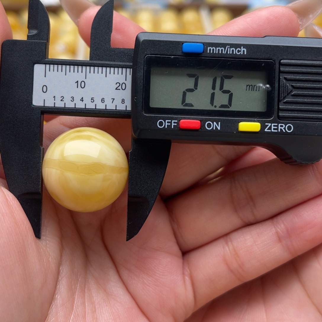 琥珀未镶嵌裸石蜜蜡圆珠笑