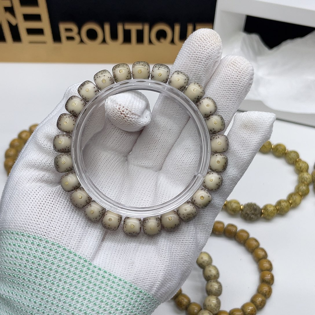 星月菩提吊坠18。9/8灰冰黄金瞳