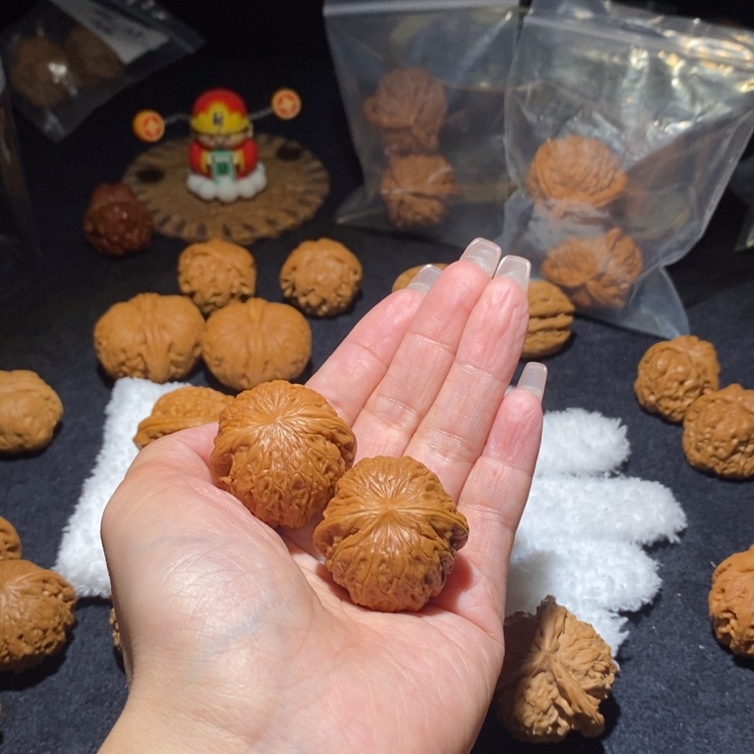 文玩核桃吊坠丸****?铁锤35