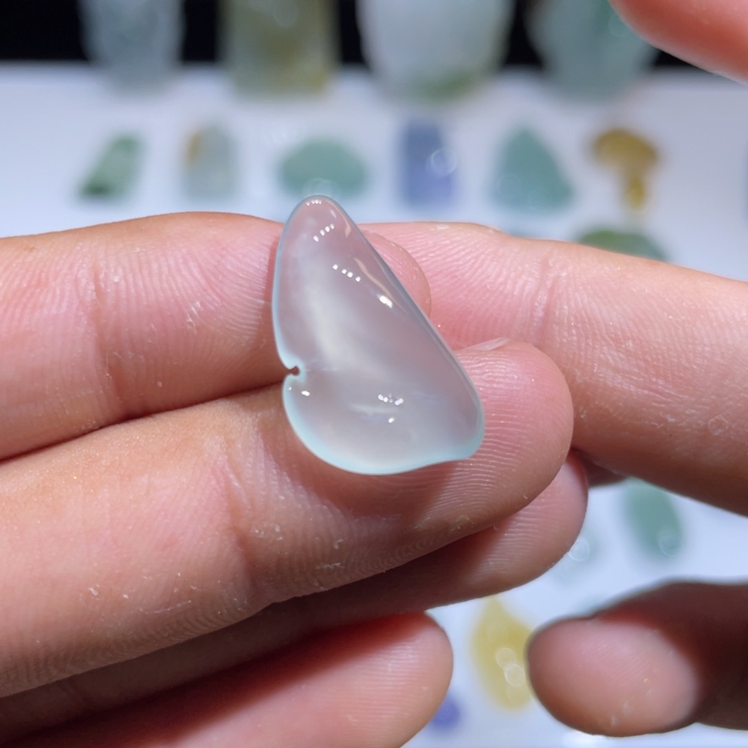 颈饰未镶嵌翡翠随形