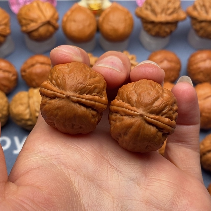 文玩核桃吊坠小石头