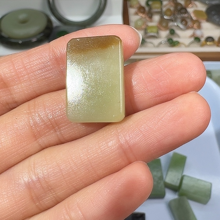 和田玉（糖玉）未镶嵌颈饰