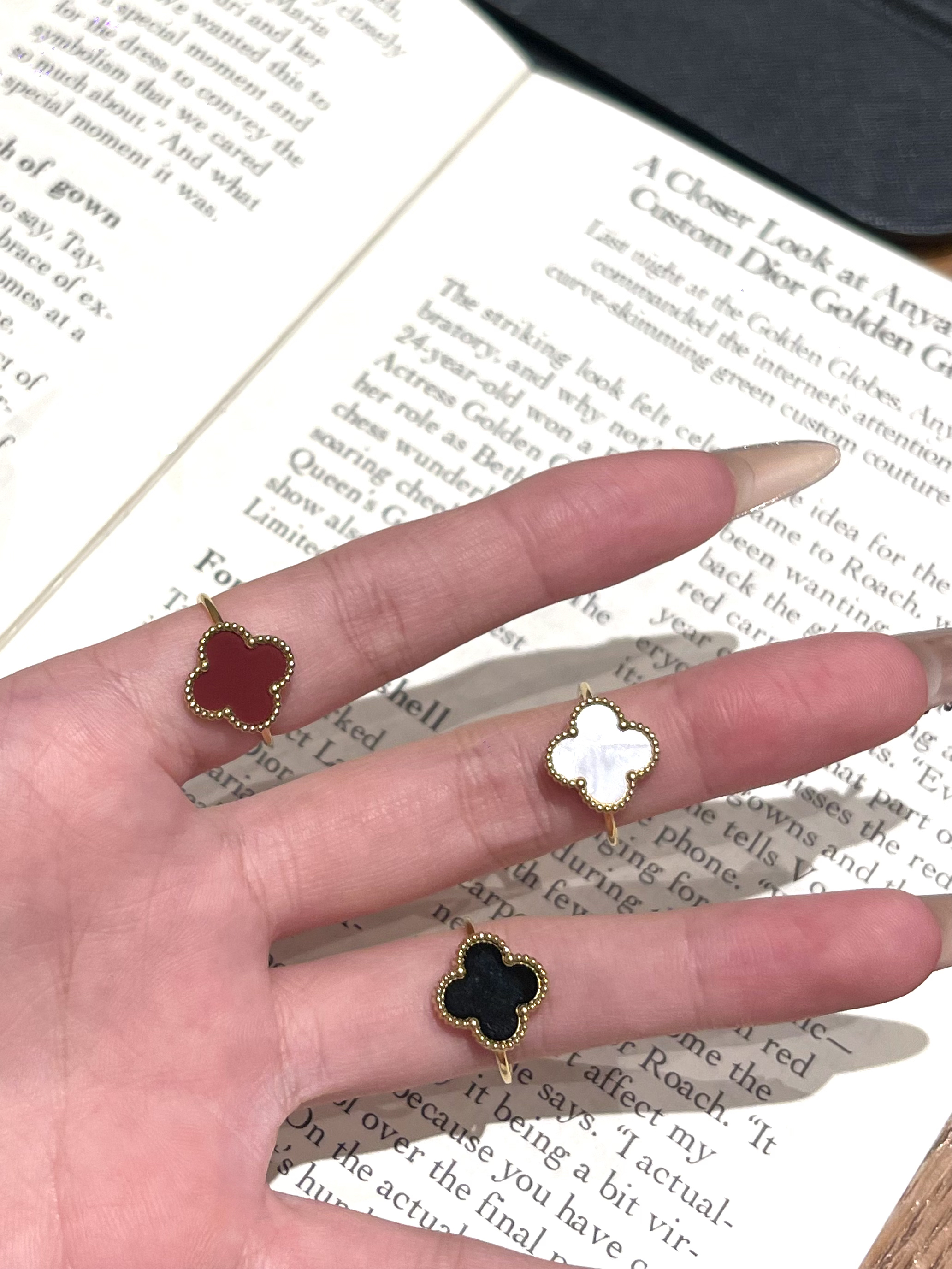 钛钢戒指 戒指｜简约金色百搭黑色女四叶草戒指