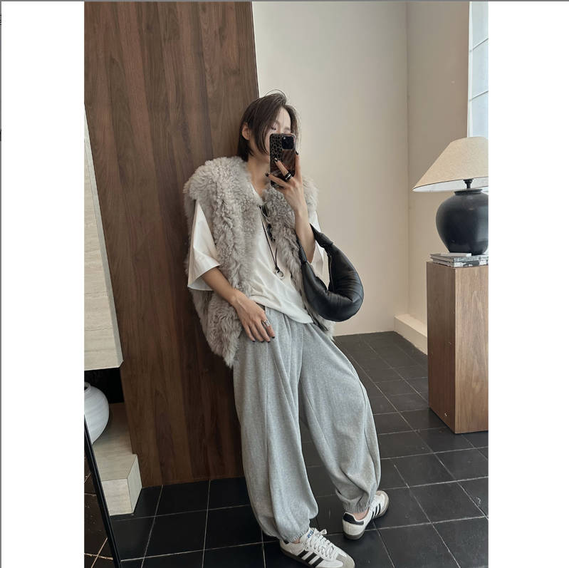 【李嗨嗨 LEHEIHEI 】托卡羊毛羊皮一体简约马甲背心短款女 2524001