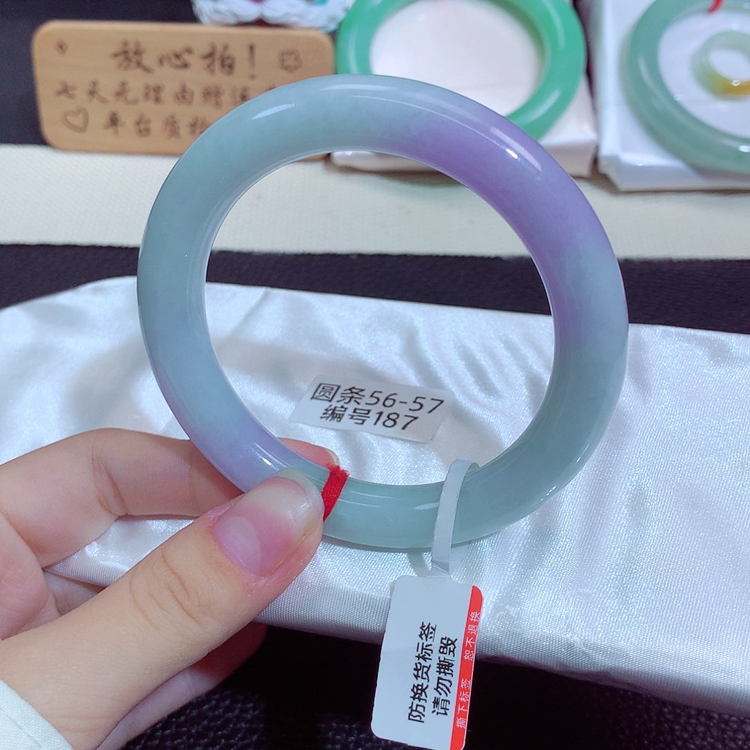 翡翠未镶嵌手镯187