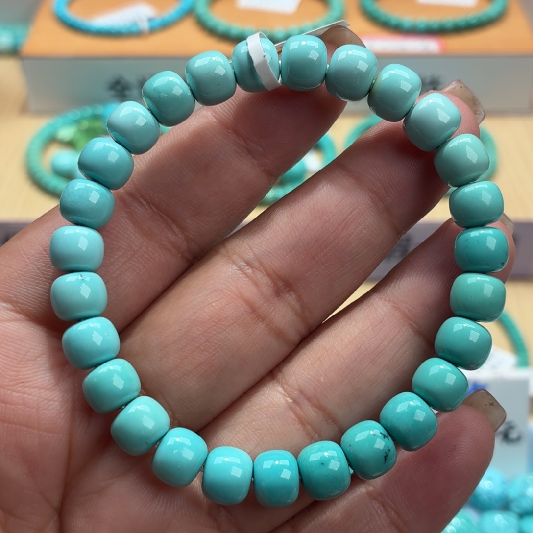 凌***士绿松石未镶嵌珠宝奇石