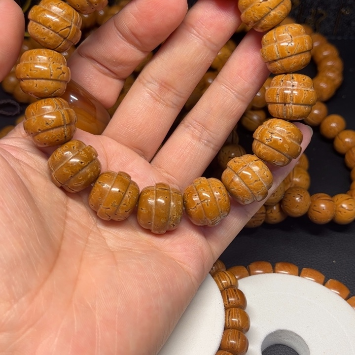 脑纹桃核，腰缠万贯