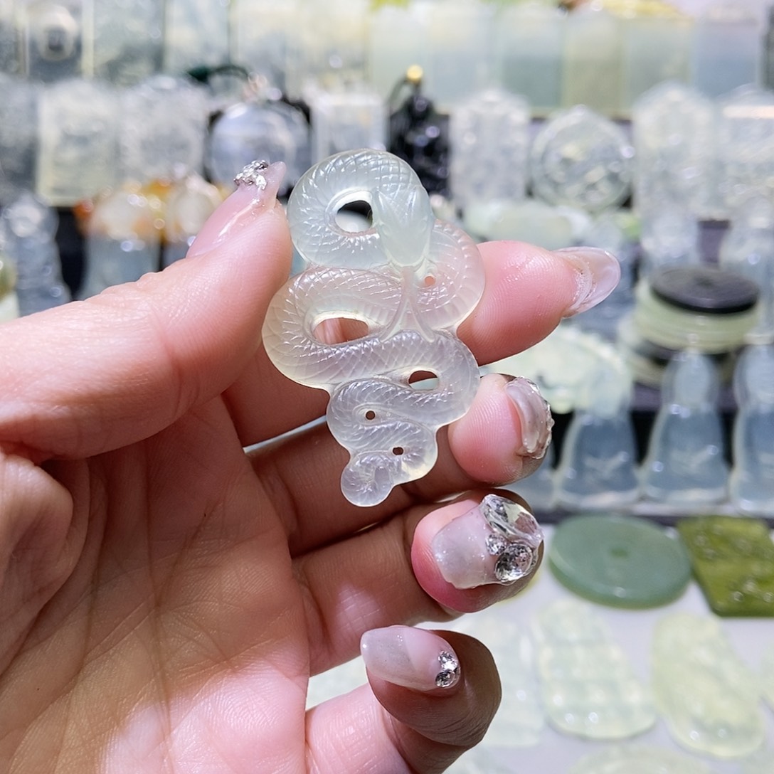 岫玉吊坠未镶嵌吊坠