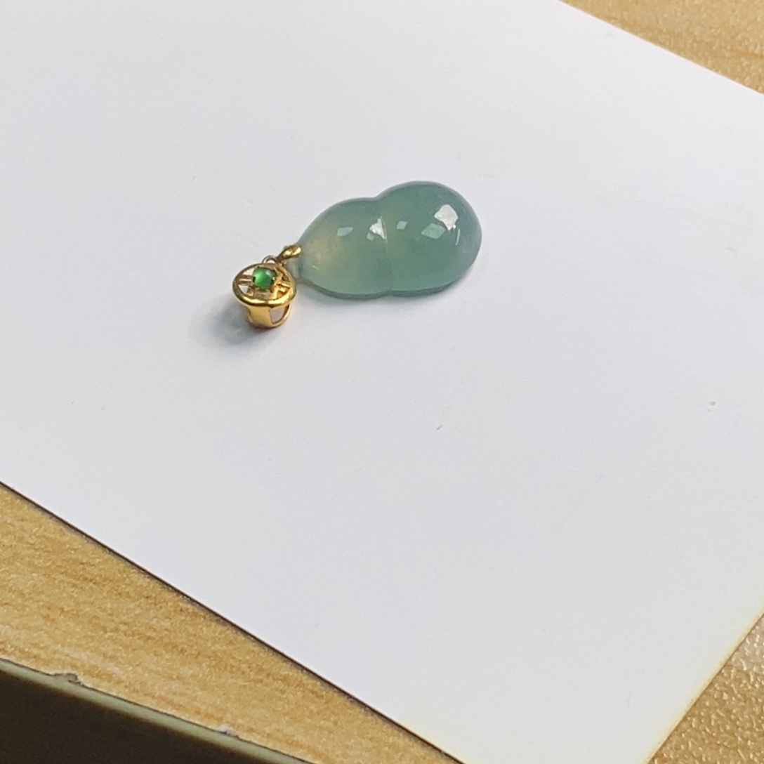 翡翠18K金镶嵌颈饰天然