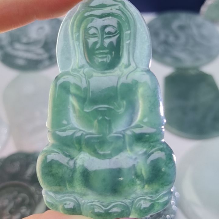 翡翠颈饰未镶嵌天然的A货翡翠多样性发货