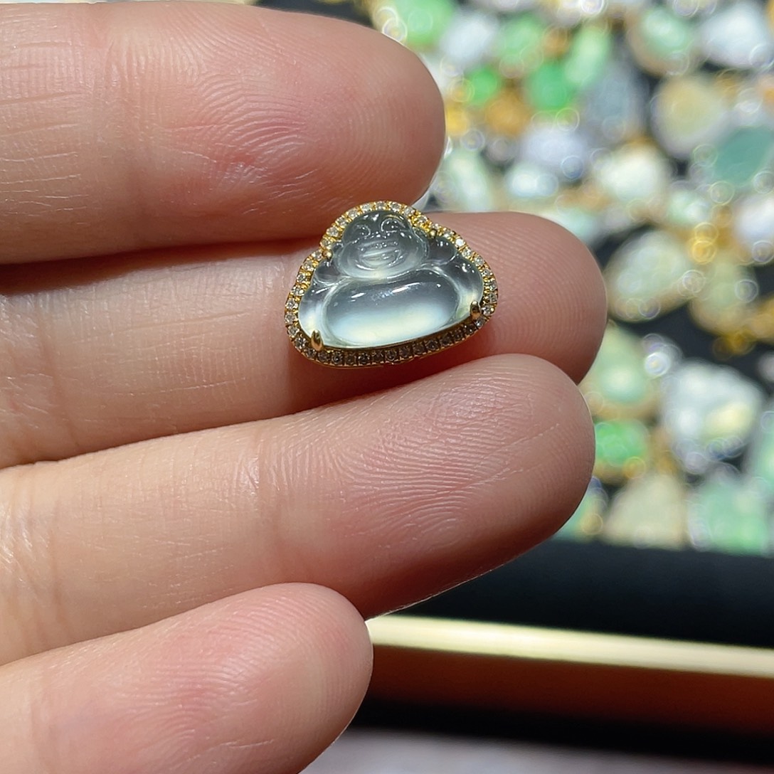 翡翠颈饰18K金镶嵌樱****子