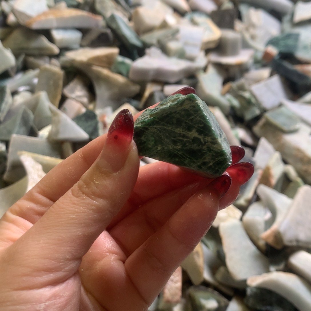 翡翠颈饰未镶嵌缅甸翡翠