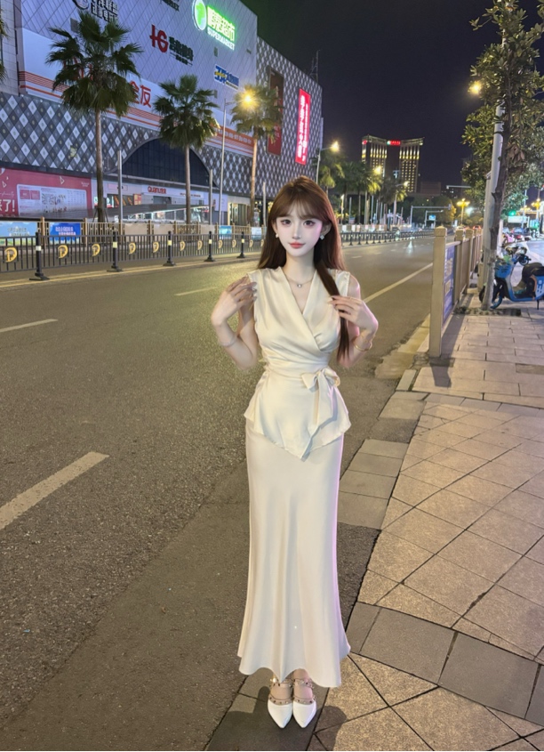 绸缎v领掐腰气质上衣+鱼尾裙