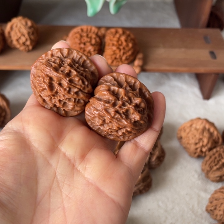 金***光核桃秦岭山脉文玩