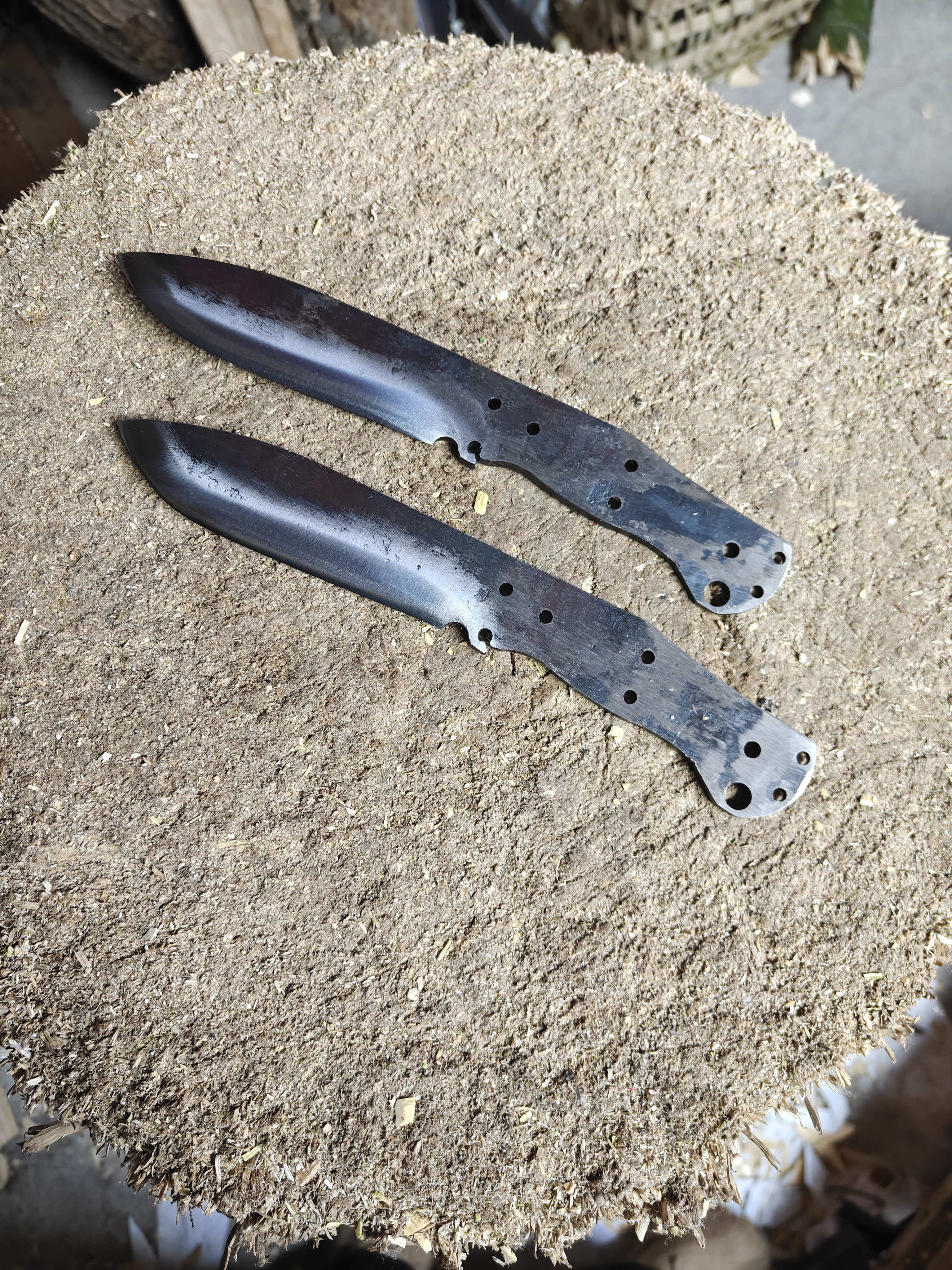 秋田利轴承钢锻打户外加厚小刀胚