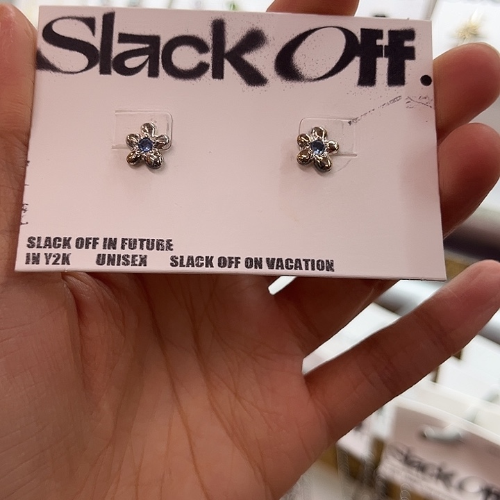 925银蓝锆石花朵耳钉