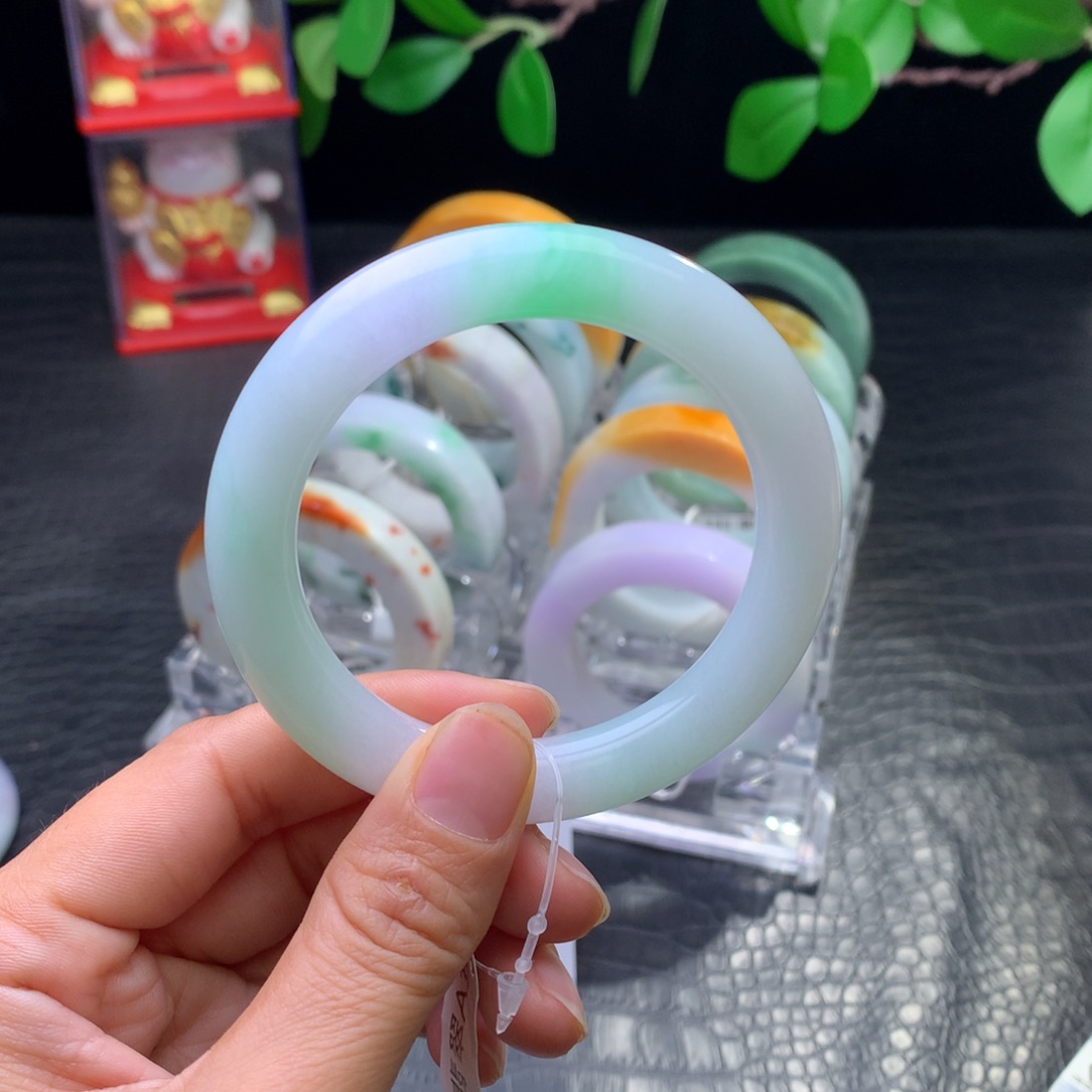 定制翡翠未镶嵌手镯