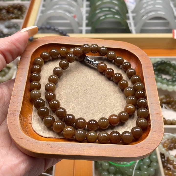 和田玉未镶嵌珠串8mm