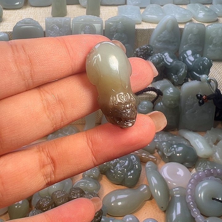 和田玉（糖玉）未镶嵌挂件