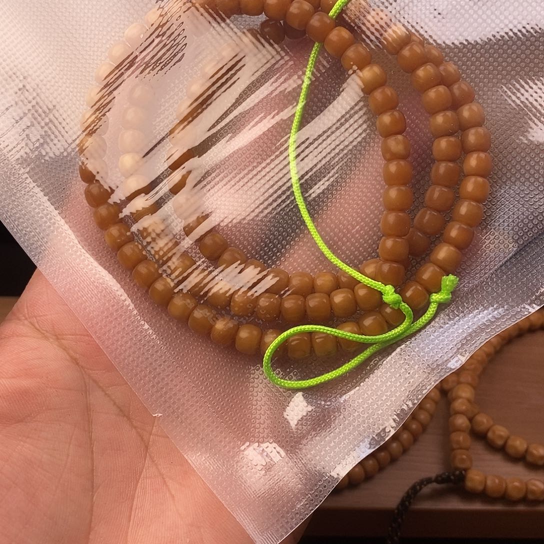 过***客吊坠龙脊菩提玉化