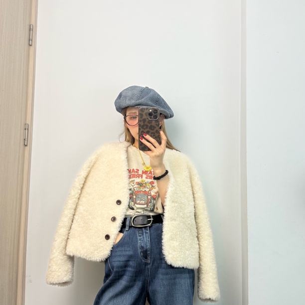 【San W】冬季轻奢V领短款圈圈羊毛皮毛一体外套女韩版宽松百搭