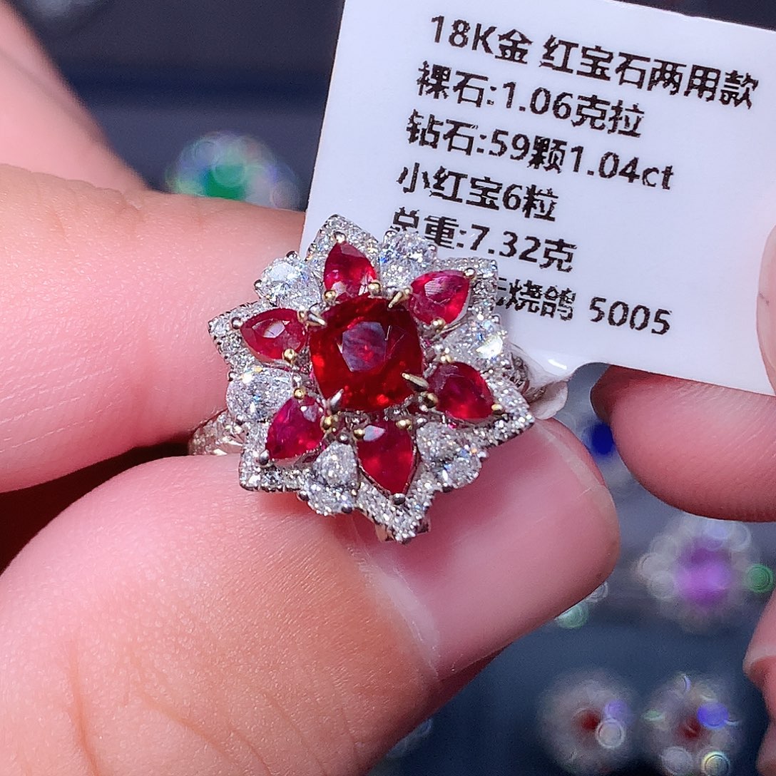 红宝石戒指18K金镶嵌