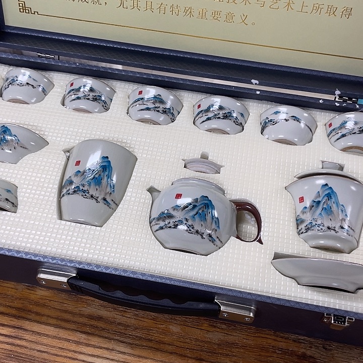 孤品茶具套装等。        