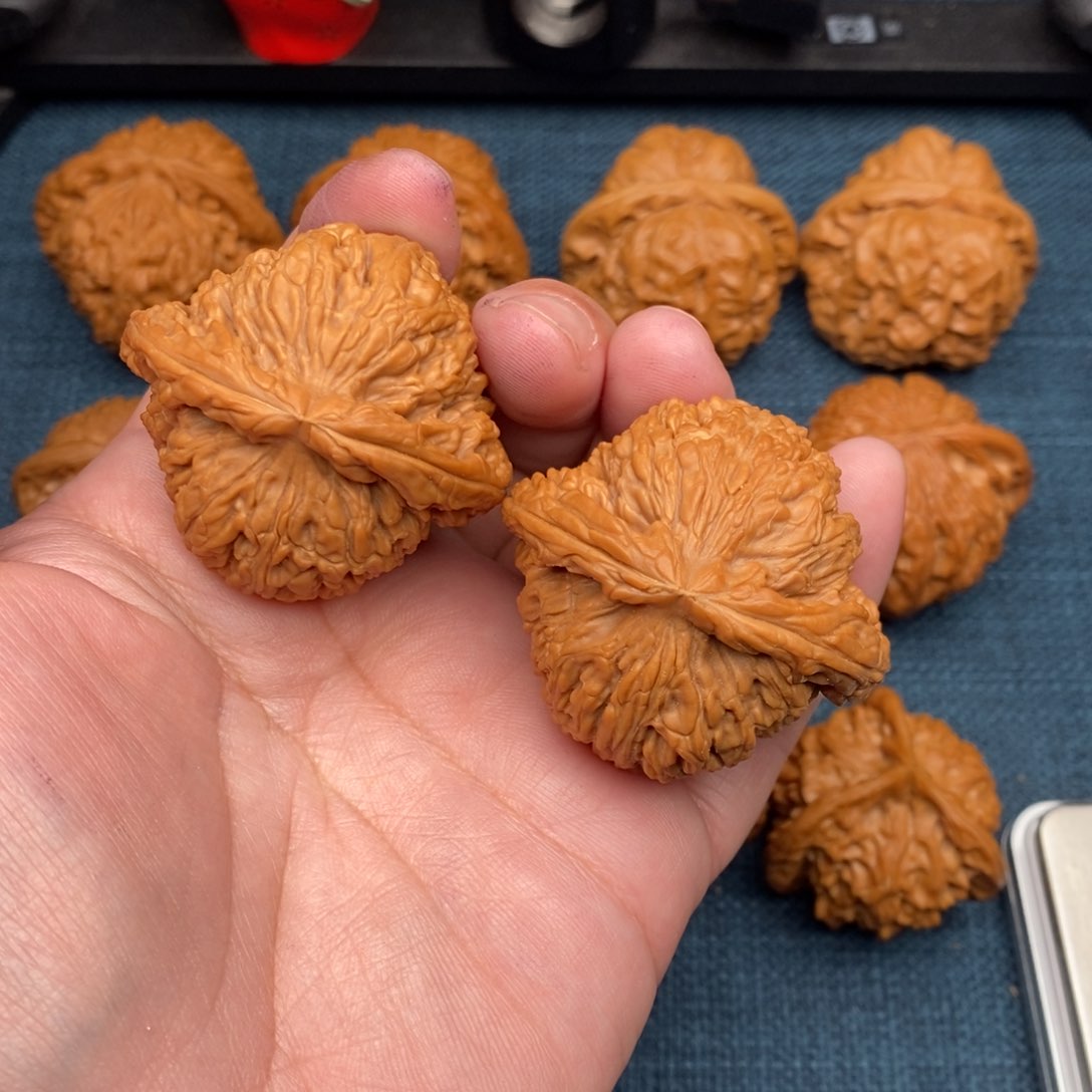 文玩核桃把件全品毕业南疆石45