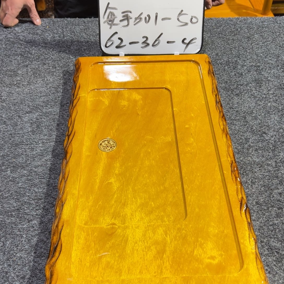 蔡***源缅甸大叶金丝楠实木茶盘